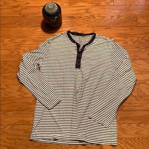 Gap long sleeve tee